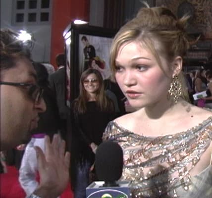 Julia Stiles in the Tinseltown TV red-carpet archive